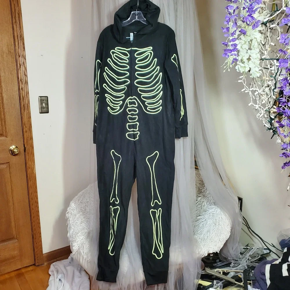 Hyde and Eek Boutique halloween skeleton